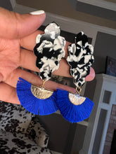 Load image into Gallery viewer, Resin and Silk Tassels